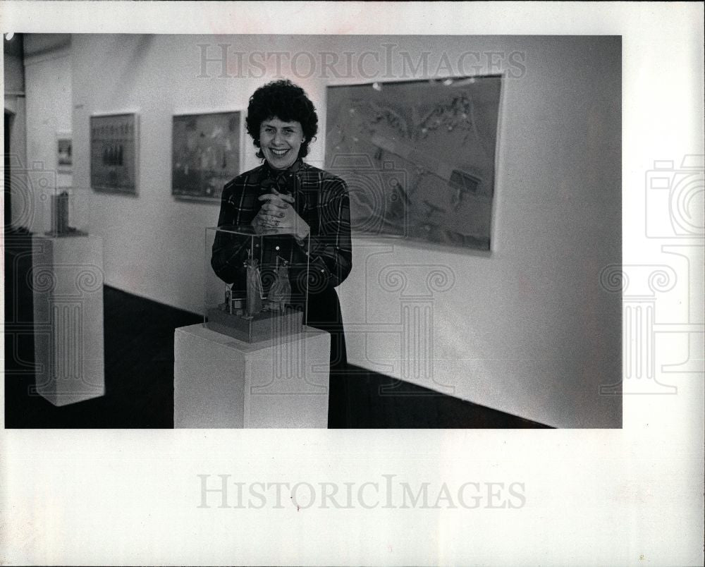 1983 Press Photo Gere Baskin, director of  Detroit Focu - Historic Images