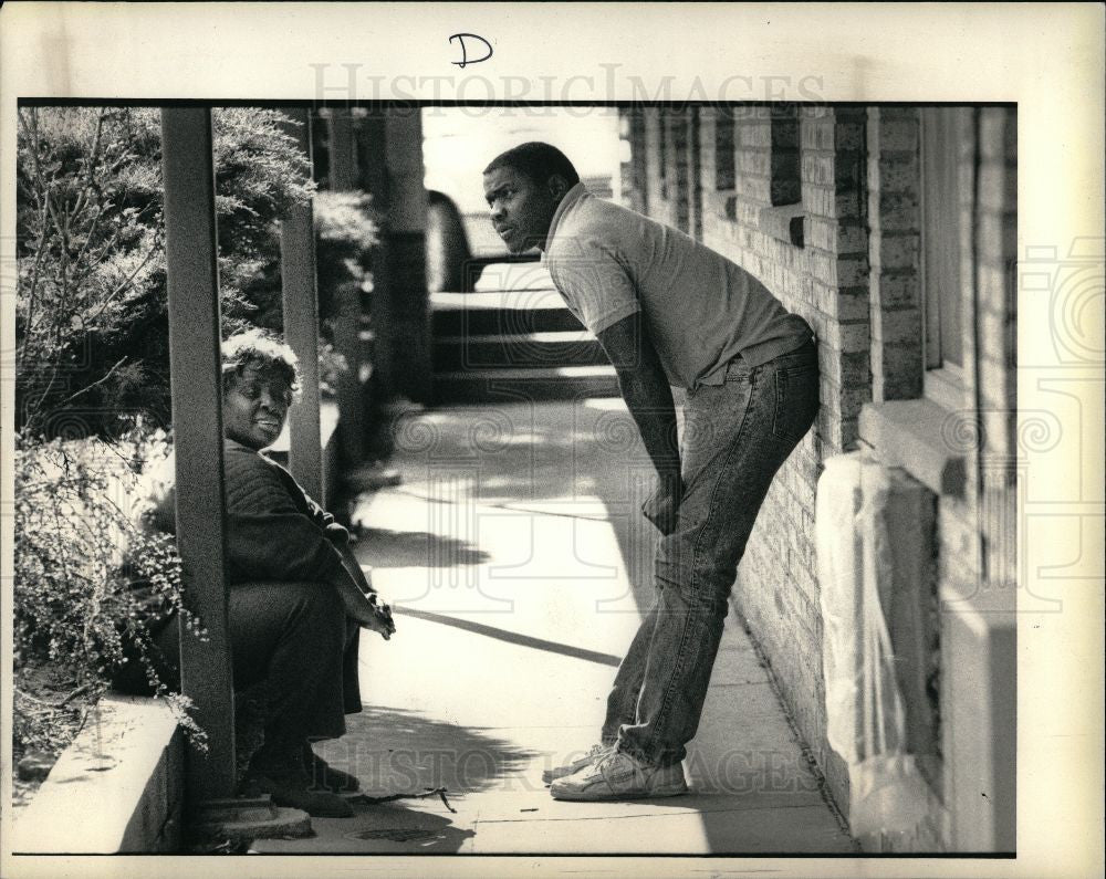1988 Press Photo JAMIE MORRIS Ann Arbor apartment - Historic Images