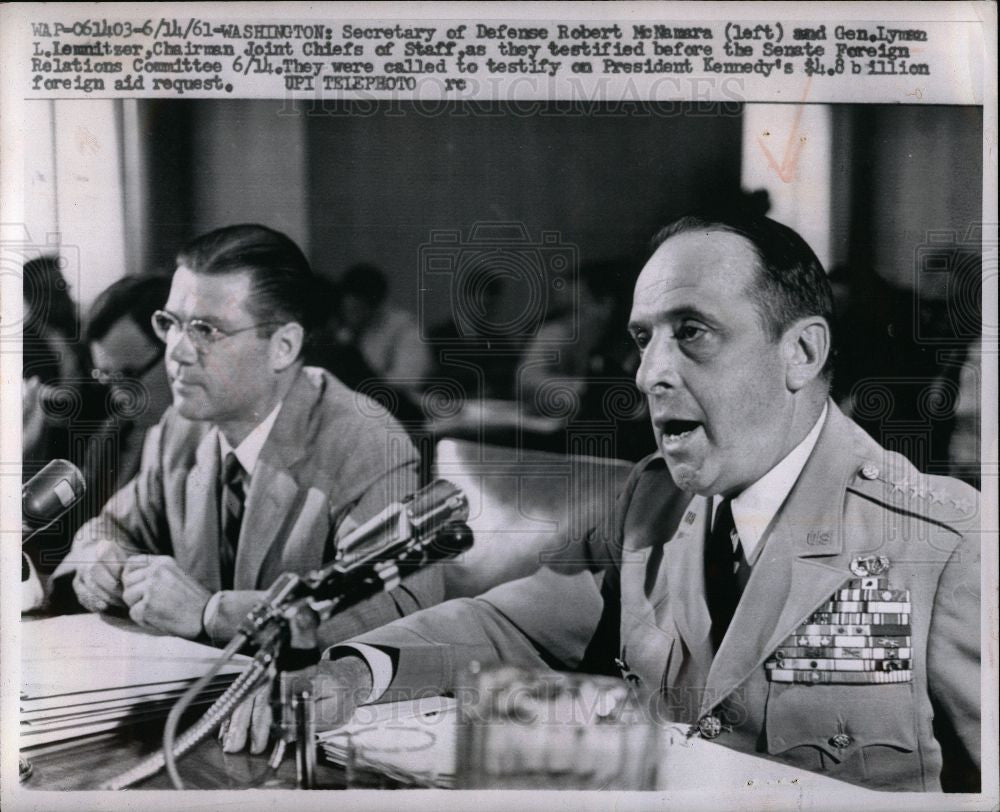 1961 Press Photo Robert McNamara Secretary Defence U.S. - Historic Images