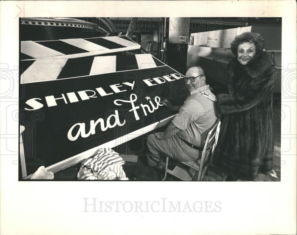 1987 Press Photo Free Press columnist Shirley Eder - Historic Images