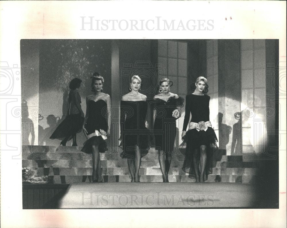 1987 Press Photo Kevan Hall - Historic Images