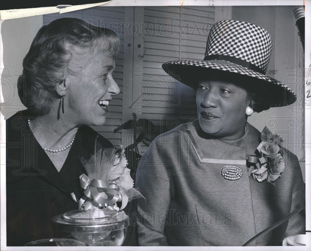 1963 Press Photo ANNA HALSTED &amp; Mrs. Vernon Boyd Eta - Historic Images