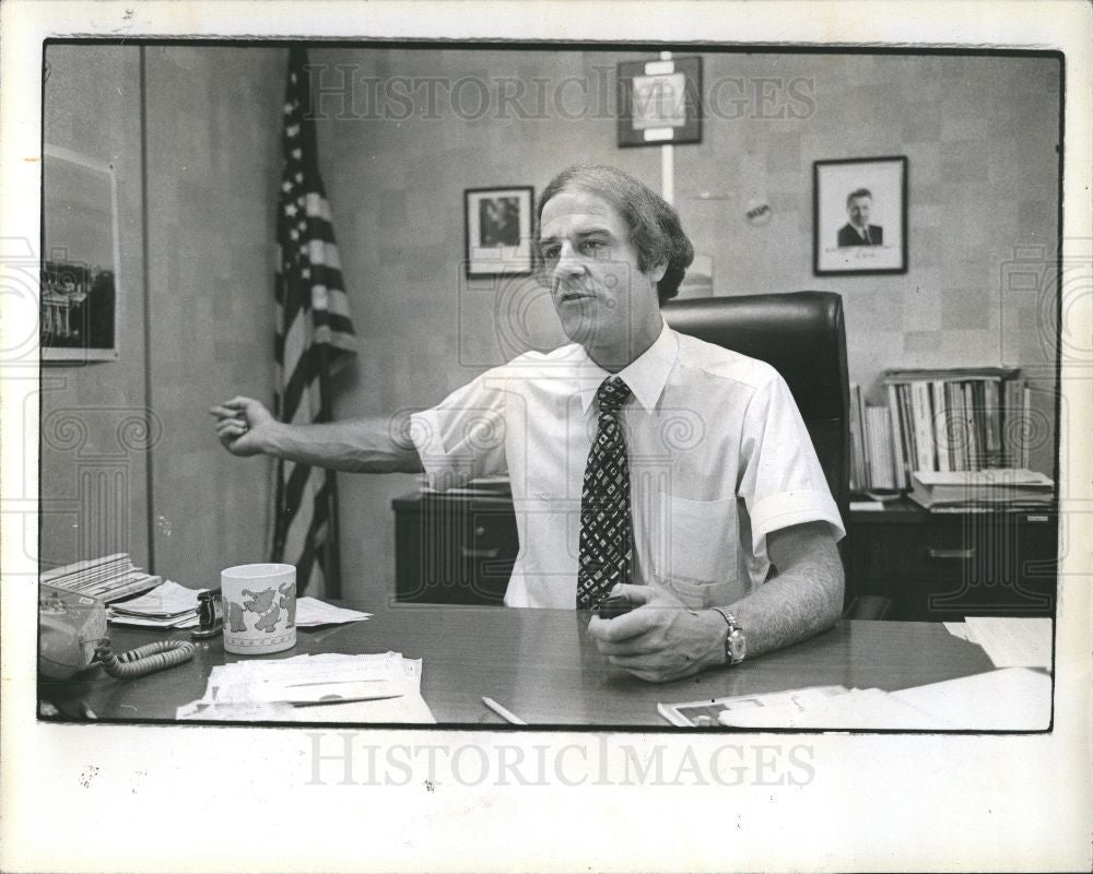 1982 Press Photo ballenger politician american - Historic Images