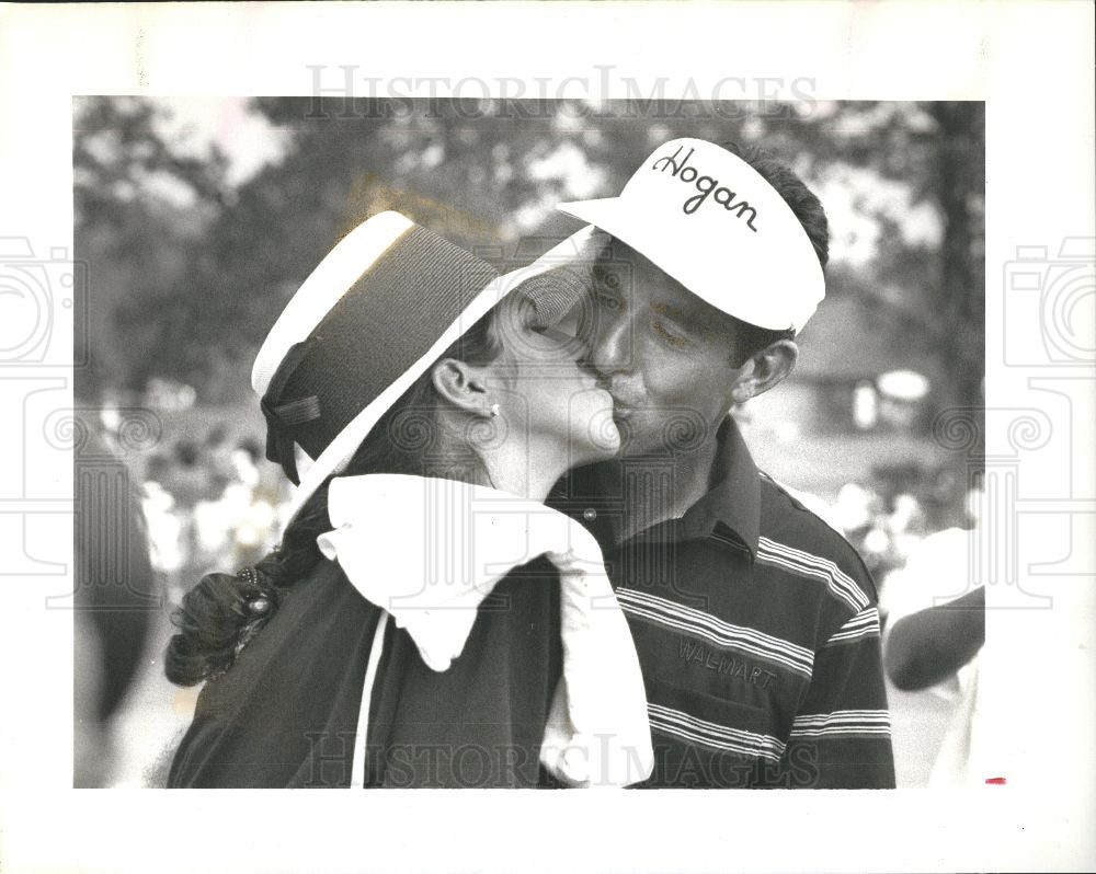 1990 Press Photo Chip Beck Karen Golf Buick Open Golfer - Historic Images