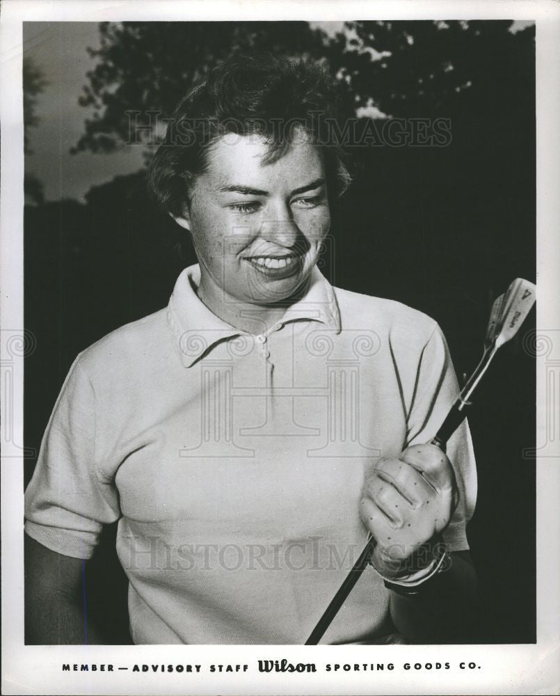 1955 Press Photo Betsy Rawls golf club wilson sporting - Historic Images