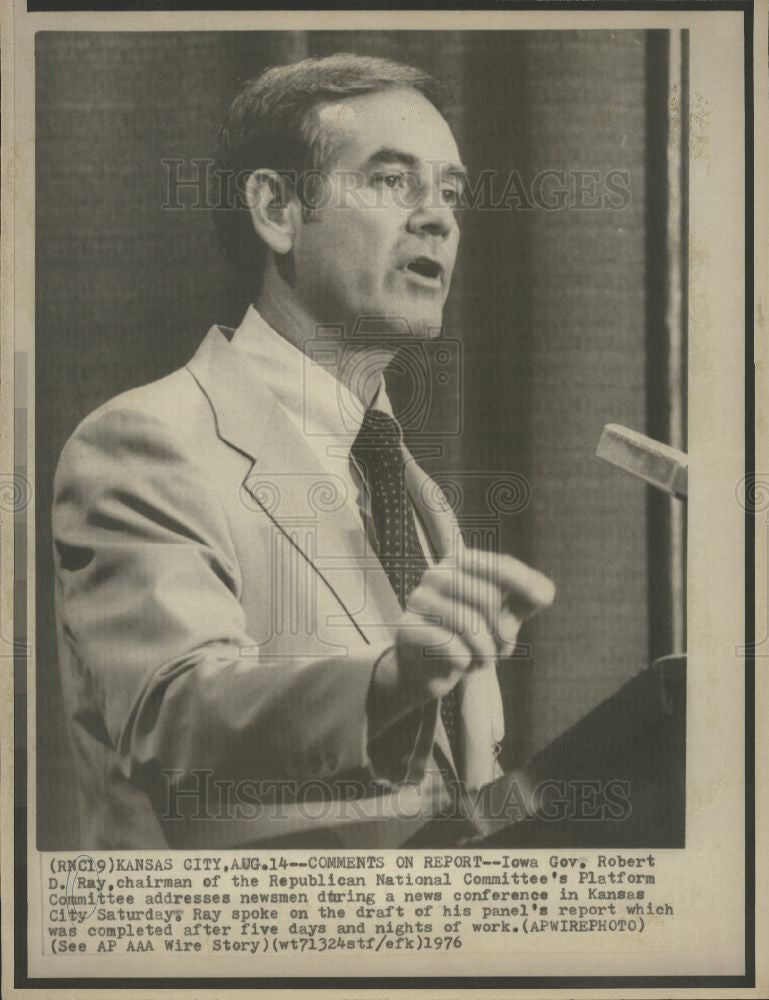 1976 Press Photo Robert D. Ray Chairman Rep.N.Committee - Historic Images