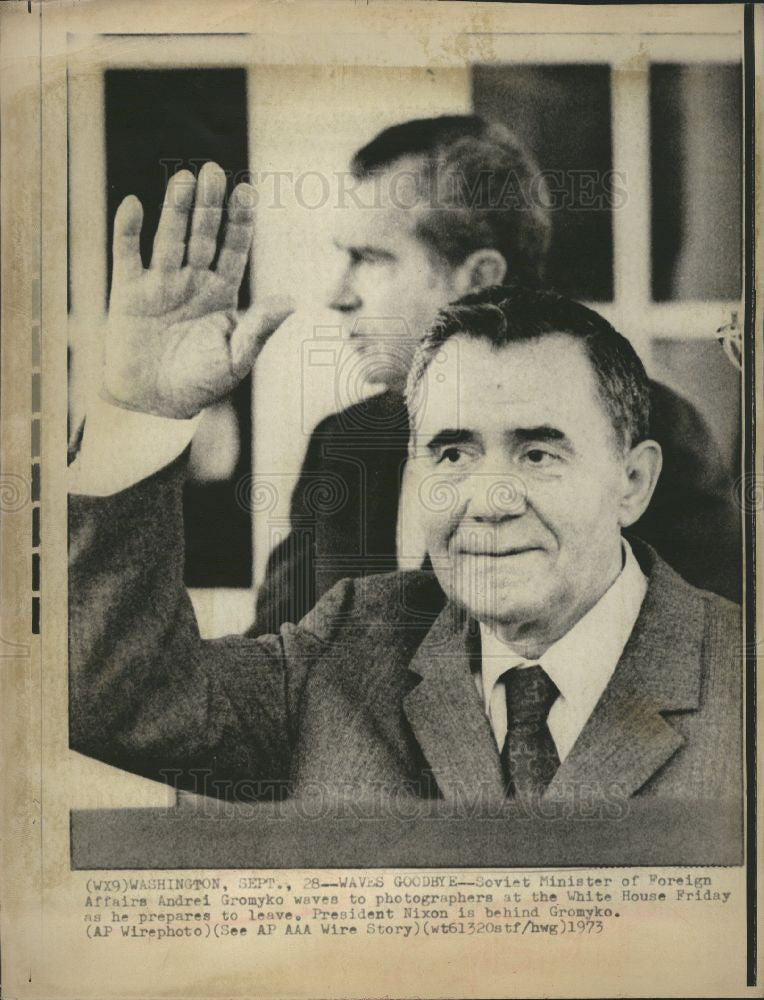 1973 Press Photo Andrei Gromyko waves Soviet Minister - Historic Images