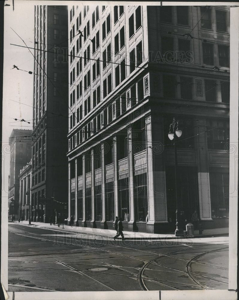 1944 Press Photo Wayne County Savings Bank St.Pauls - Historic Images