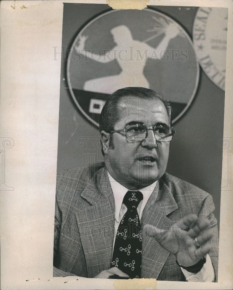 1976 Press Photo Roman S. Gribbs Mayor - Historic Images
