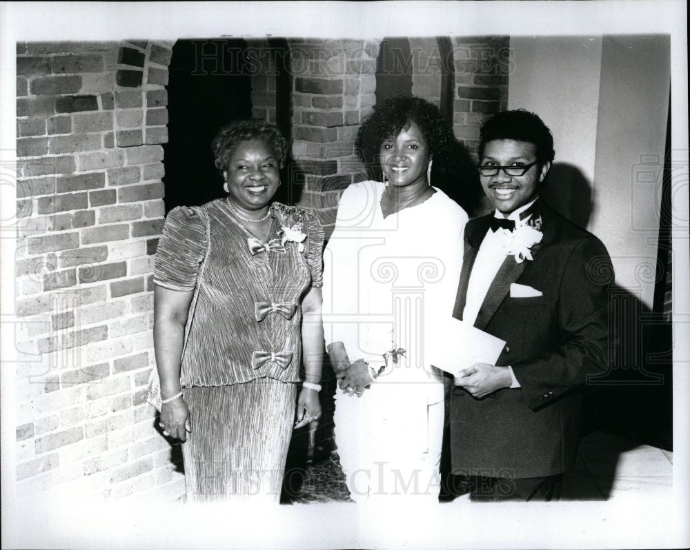 1990 Press Photo Alma Stallworth Host, UNCF Stallwort A - Historic Images