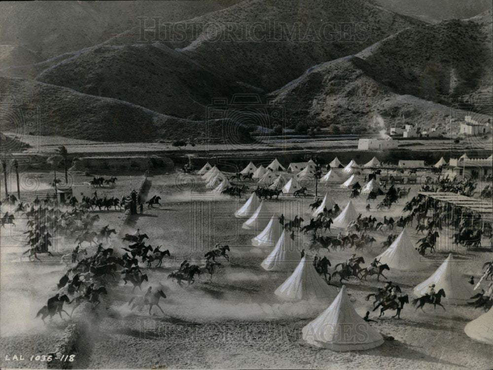 1963 Press Photo Lawrence Arabia movie scene Aqaba camp - Historic Images