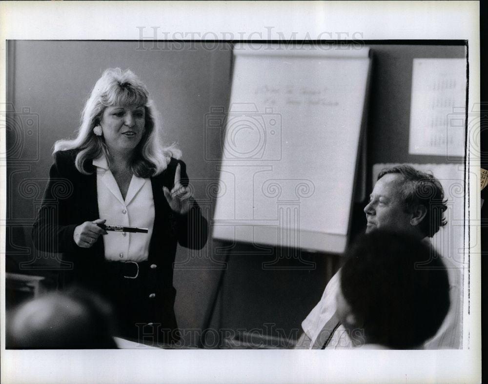 1990 Press Photo Neely executives Spanish Langua Tutor - Historic Images