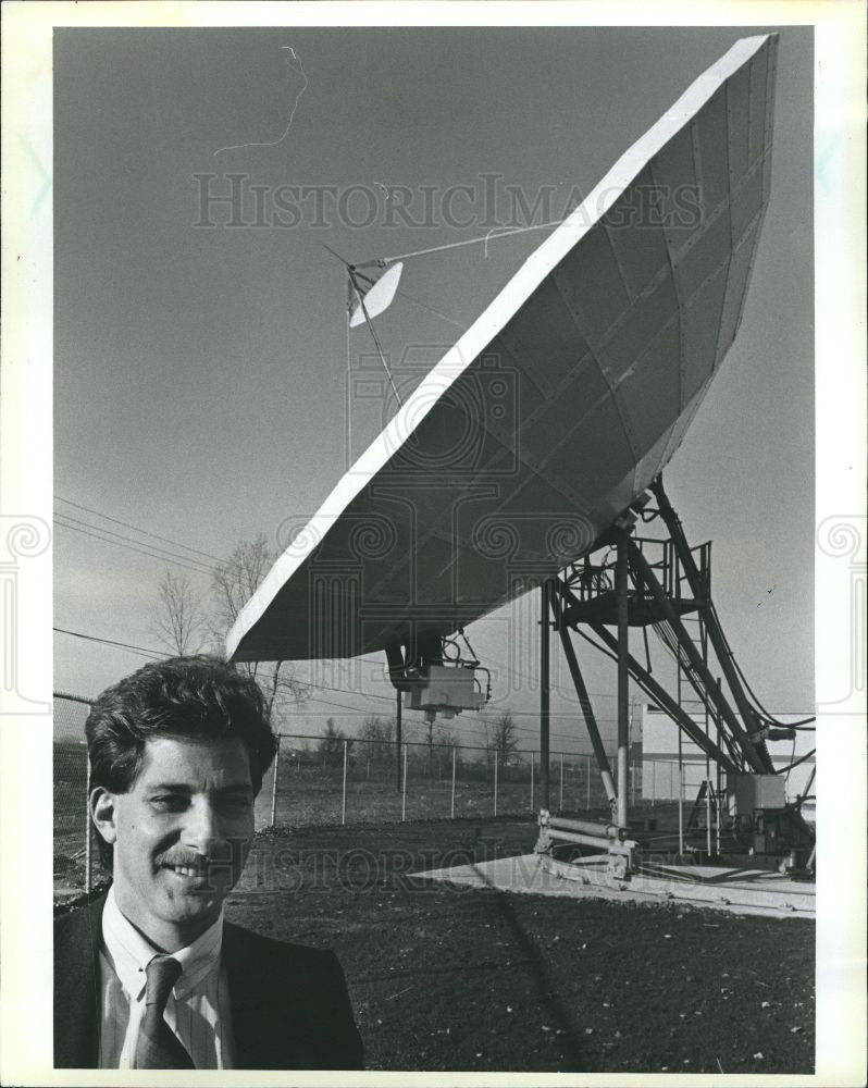 1985 Press Photo FRANK RAYMO - Historic Images