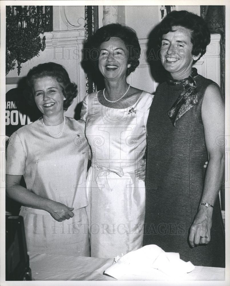 1965 Press Photo Mrs Robt Griffen, Romney, Milliker - Historic Images