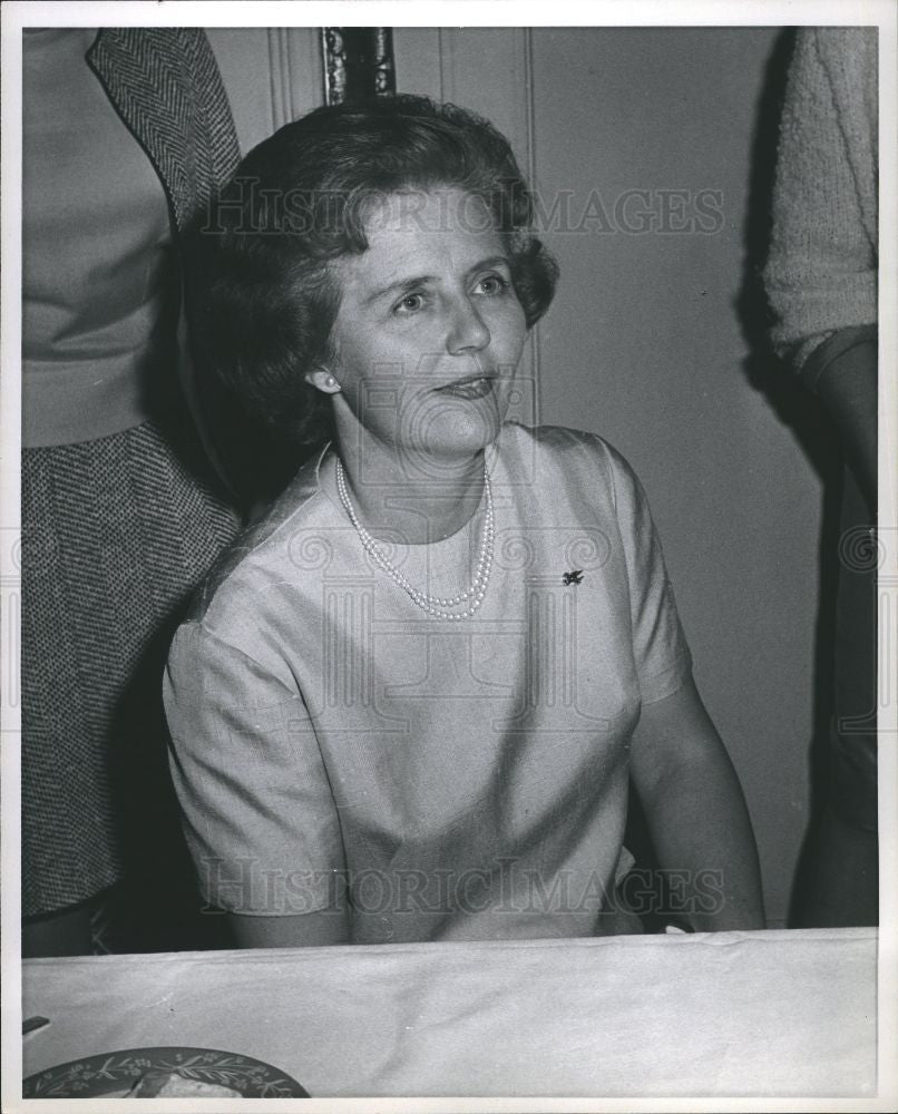 1965 Press Photo Mrs. Robert P Griffin - Historic Images