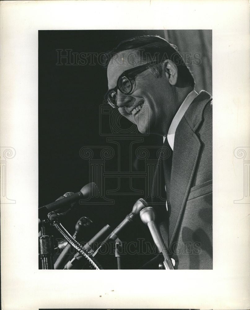 1972 Press Photo Senator Robert Griffin Washington - Historic Images