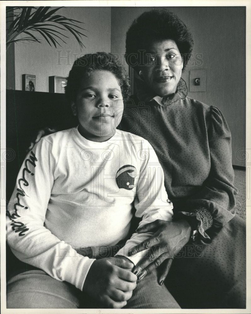 1983 Press Photo Griffin medical school sued - Historic Images