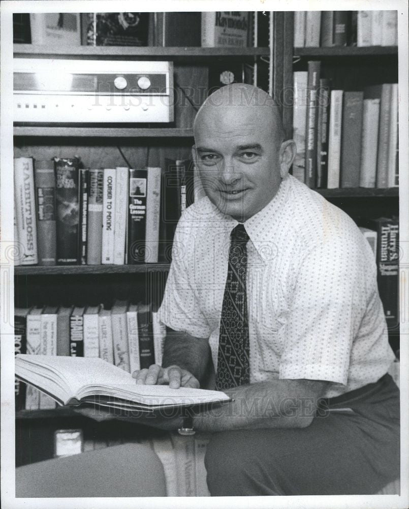 1978 Press Photo Dick Estell host producer Radio Reader - Historic Images
