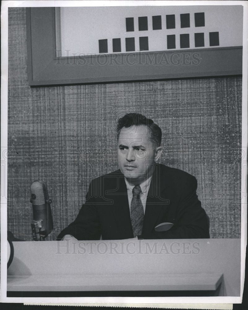 1955 Press Photo Dr Bergen Evans, Down You Go - Historic Images