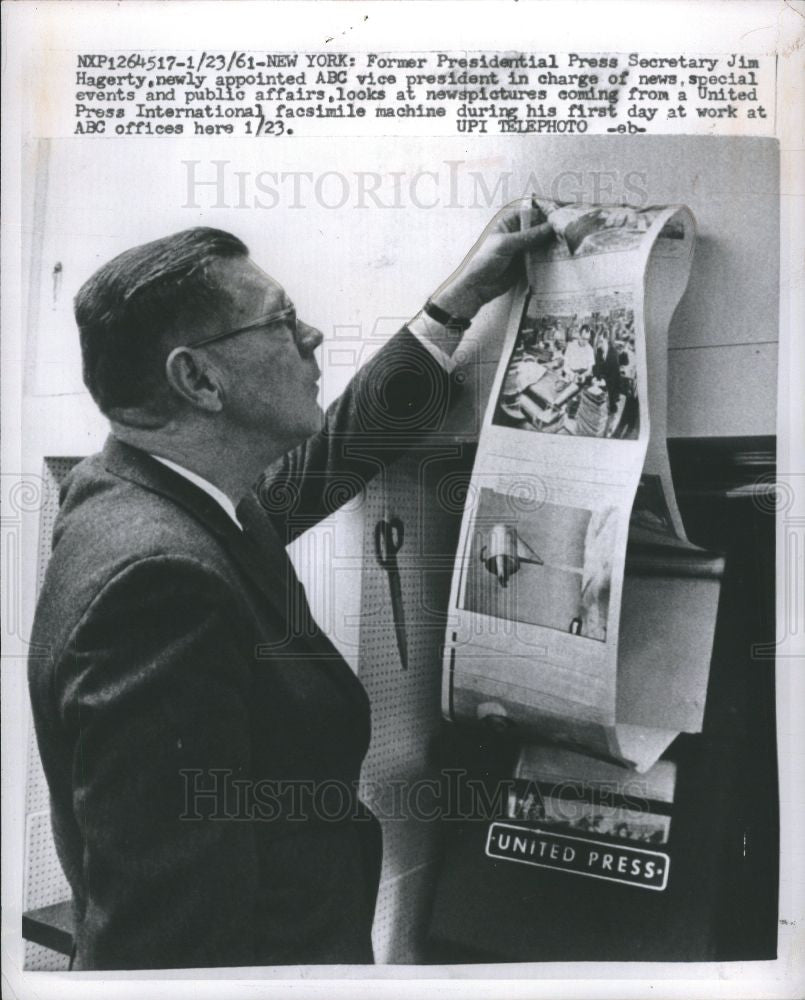 1961 Press Photo Jim Hagerty ABC vice president news - Historic Images