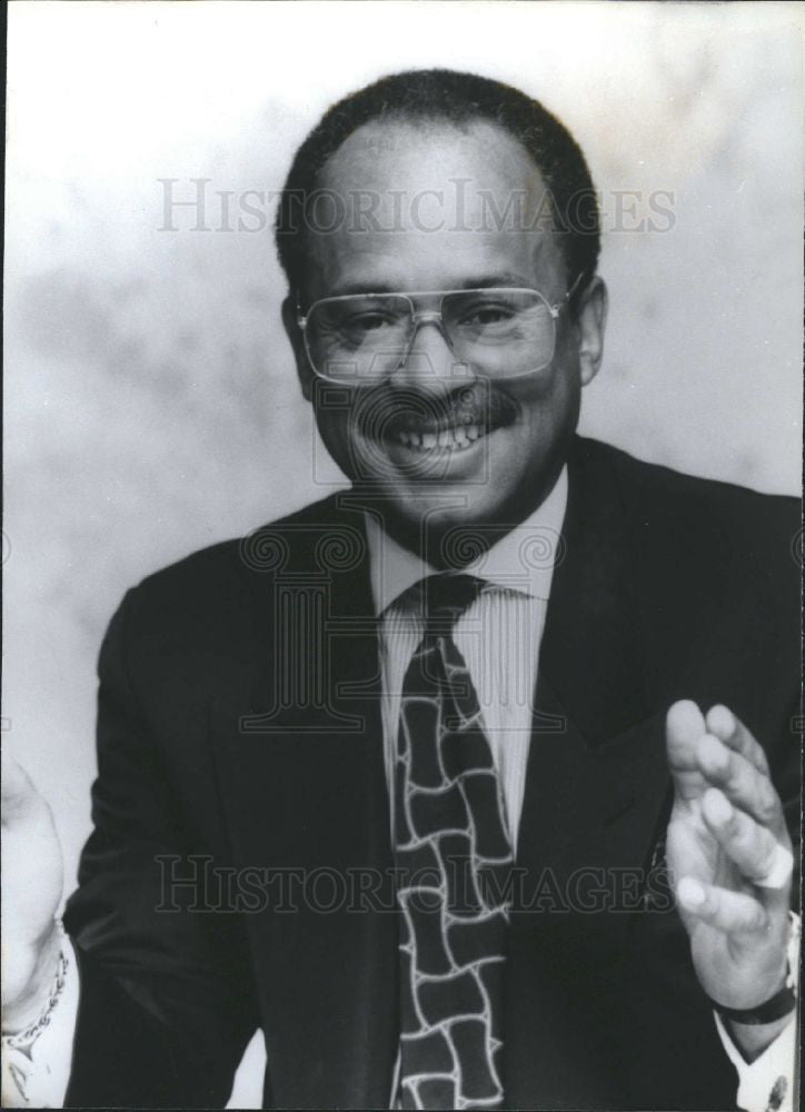 1994 Press Photo Henry Hagood Farbman Group Detroit - Historic Images