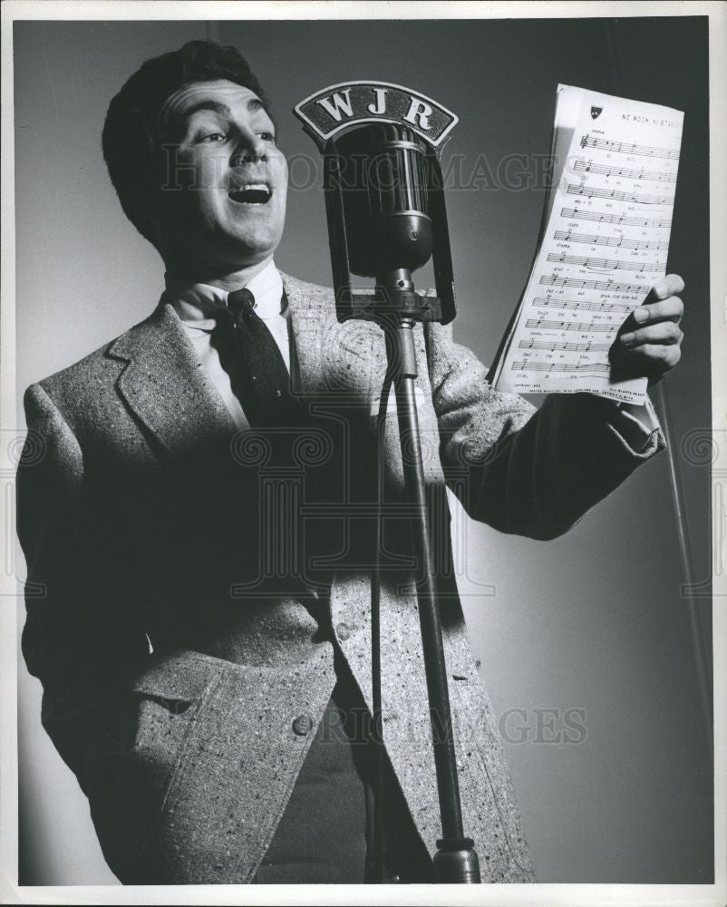 Press Photo WJR Man Singer Performer Music - Historic Images