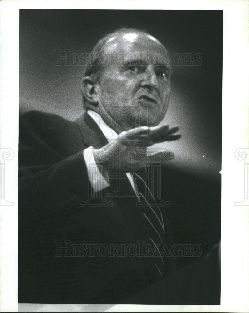 1992 Press Photo Louis Harris Dean Public Opinion Autho - Historic Images