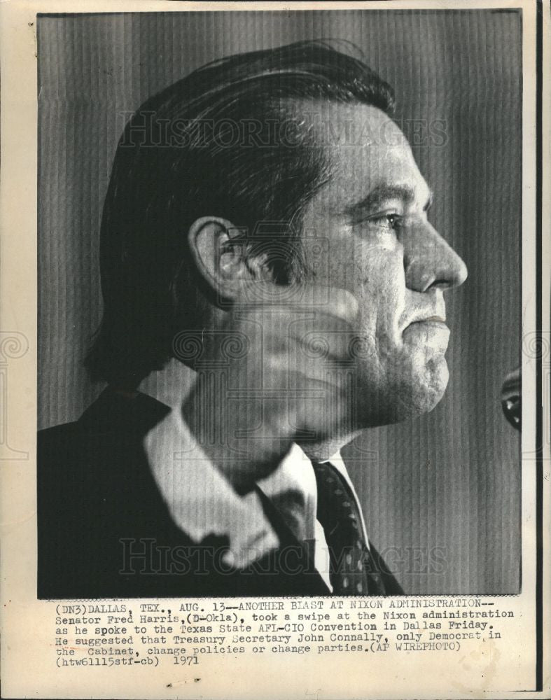 1971 Press Photo Fred Harris Senator Oklahoma - Historic Images