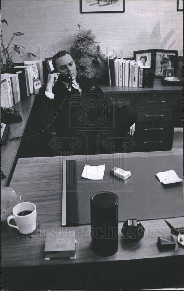 1966 Press Photo robert fenton executive detroit - Historic Images