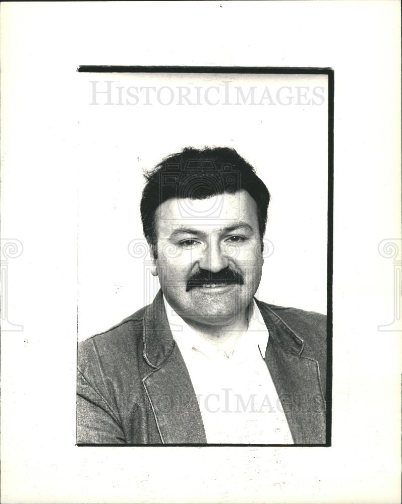 1989 Press Photo LOREN ESTLEMAN local author - Historic Images