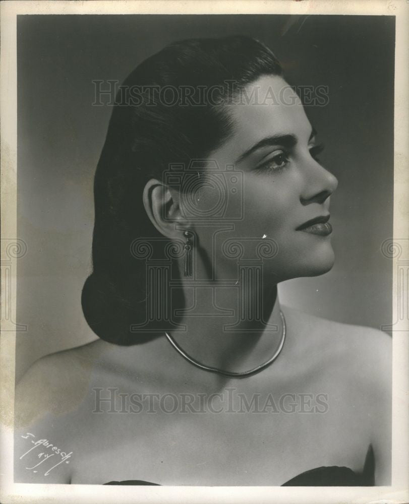 1951 Press Photo Edith Evans mezzo soprano opera singer - Historic Images