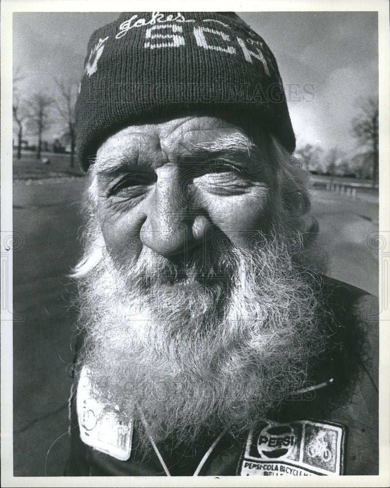 1980 Press Photo Nick Feldman (74) Start His 7th Annual - Historic Images