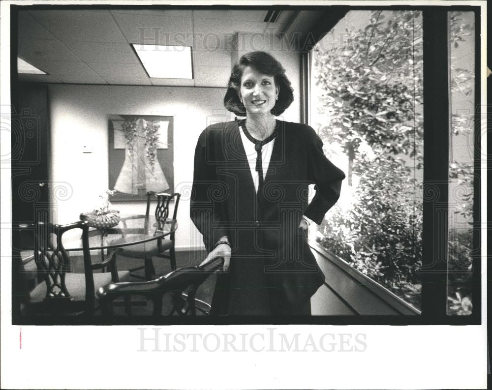 1990 Press Photo Elyse Goldin Essick, Munder Capital - Historic Images