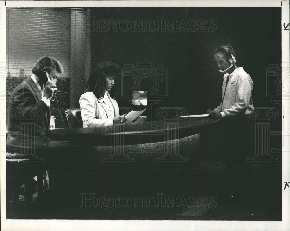 1988 Press Photo Dayna Eubanks Bill Bonds upate at 11 - Historic Images