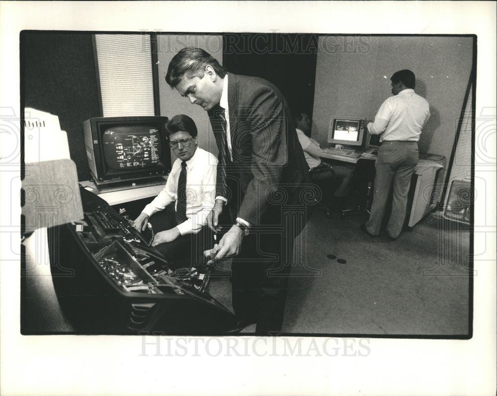 1990 Press Photo Leven G. Gregerson - Historic Images