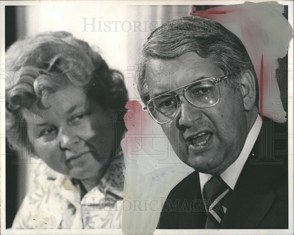 1976 Press Photo arvin esch politician - Historic Images