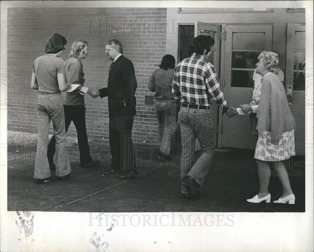 1976 Press Photo Marvin Esch, Republican Senate nominee - Historic Images