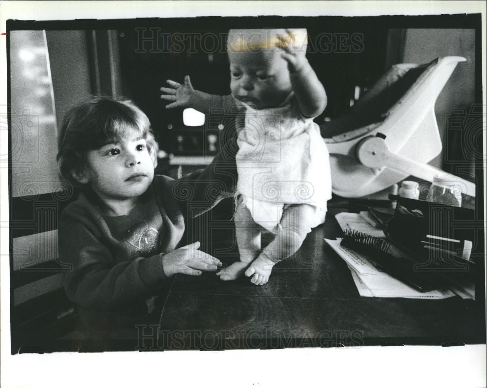 1991 Press Photo GROWING RISK SERIES 1991 Stephanie - Historic Images