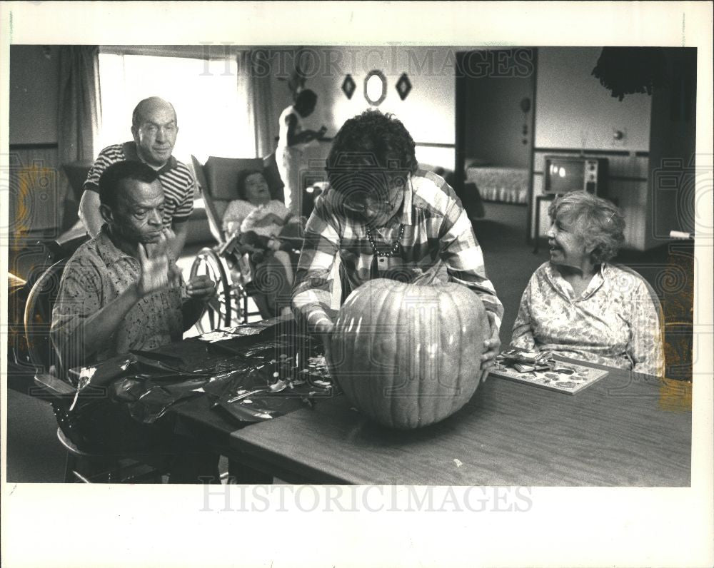 1987 Press Photo Home supervisors - Historic Images