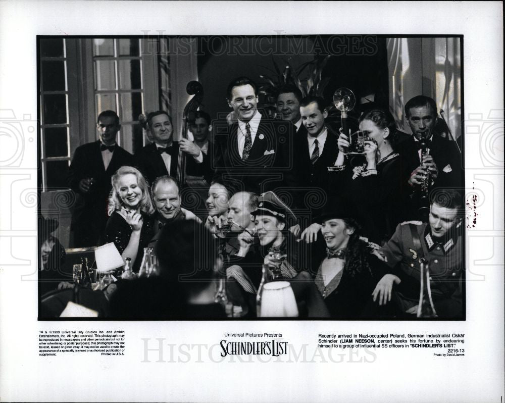 1994 Press Photo Liam Neeson Schindlers List Spielberg - Historic Images