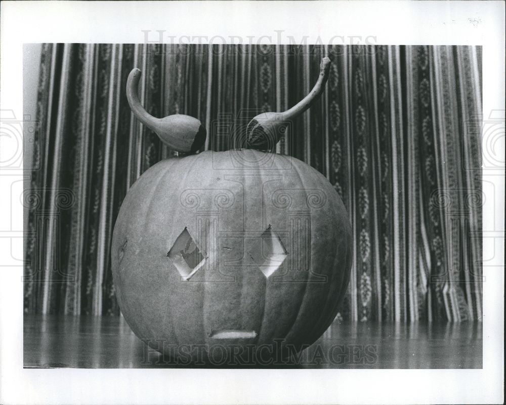 1977 Press Photo Halloween - Historic Images