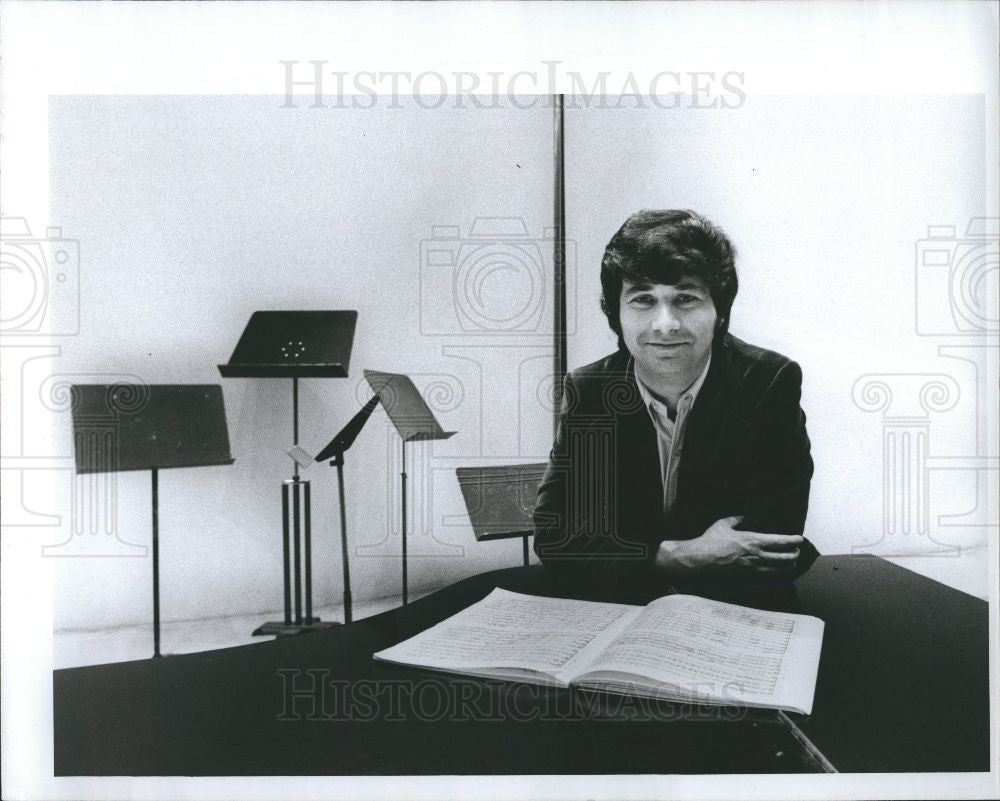 1977 Press Photo Philip Greenberg, music - Historic Images