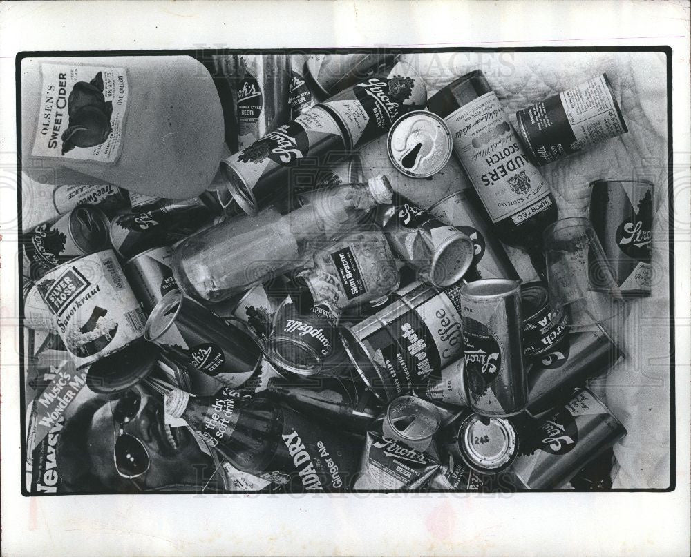 1975 Press Photo unwanted or useless materials. - Historic Images
