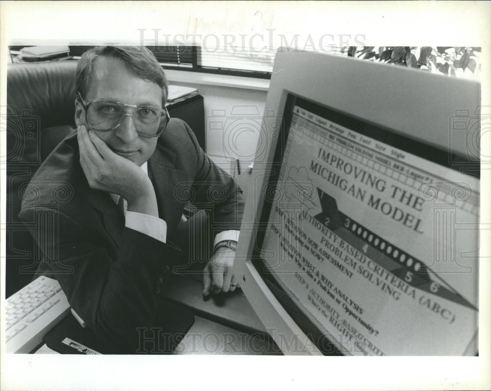 1991 Press Photo R. Kraft Bell re children education - Historic Images