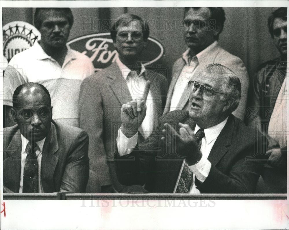 1990 Press Photo Owen Bieber Ernie Lofton UAW Ford - Historic Images