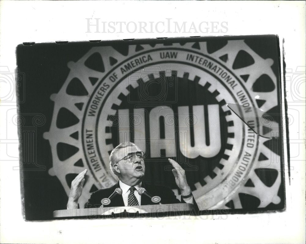 1993 Press Photo UAW president Owen Bieber - Historic Images