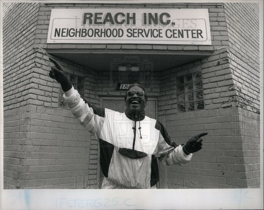 1989 Press Photo Robert Moorman Reach Inc. - Historic Images