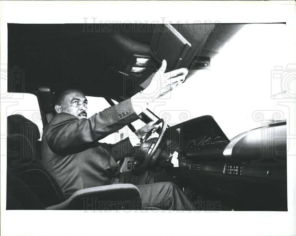 1993 Press Photo Charles Chuck Harrel Car Dealer - Historic Images