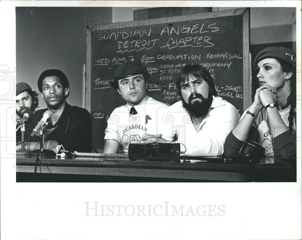 1972 Press Photo Guardian Angels Curtis Sliwa Detroit - Historic Images
