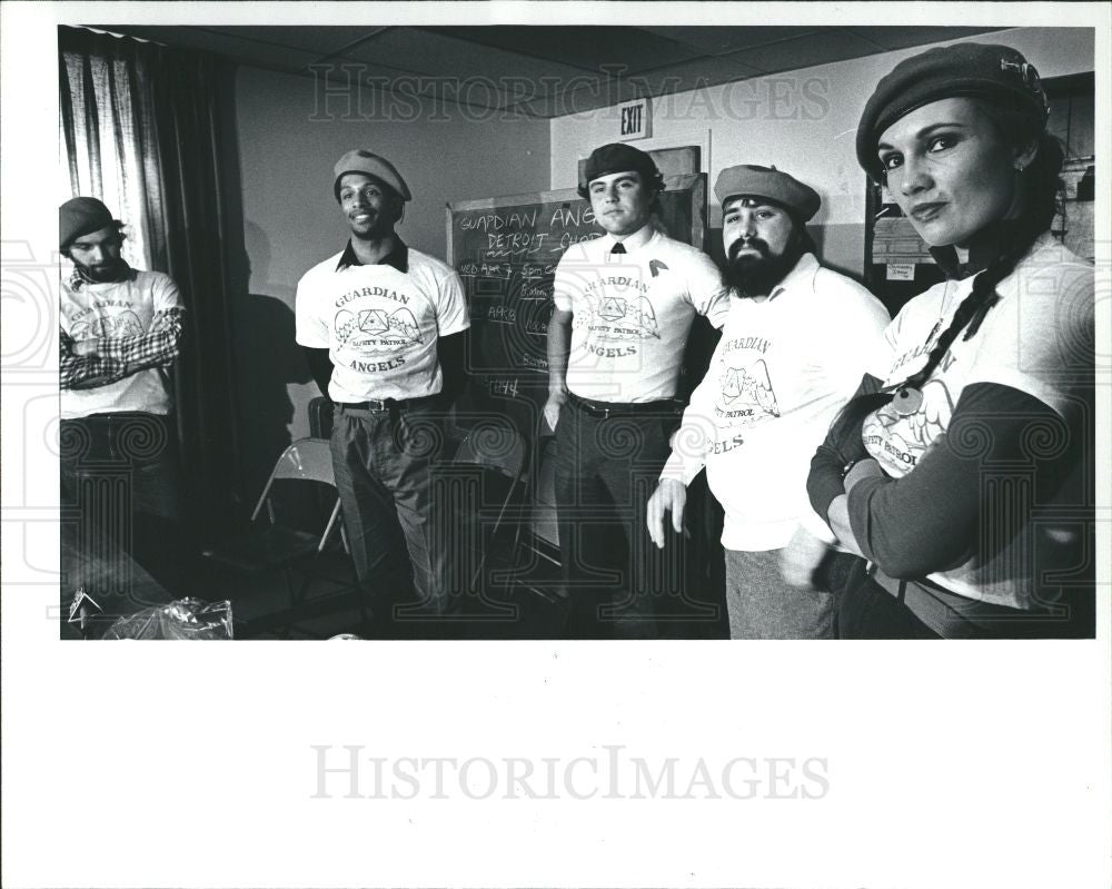 1972 Press Photo Guardian Angels, volunteers - Historic Images